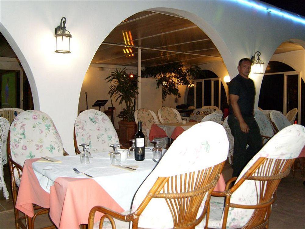 Hostal Talamanca Cala D´Or エクステリア 写真