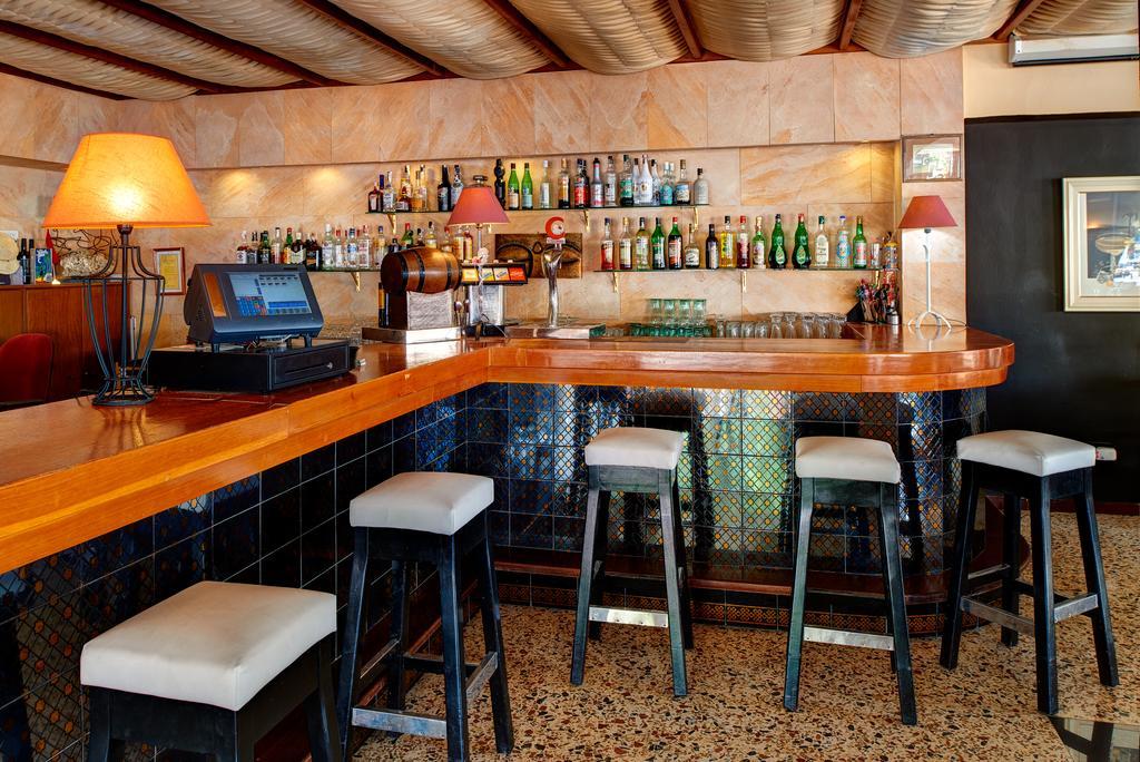 Hostal Talamanca Cala D´Or エクステリア 写真