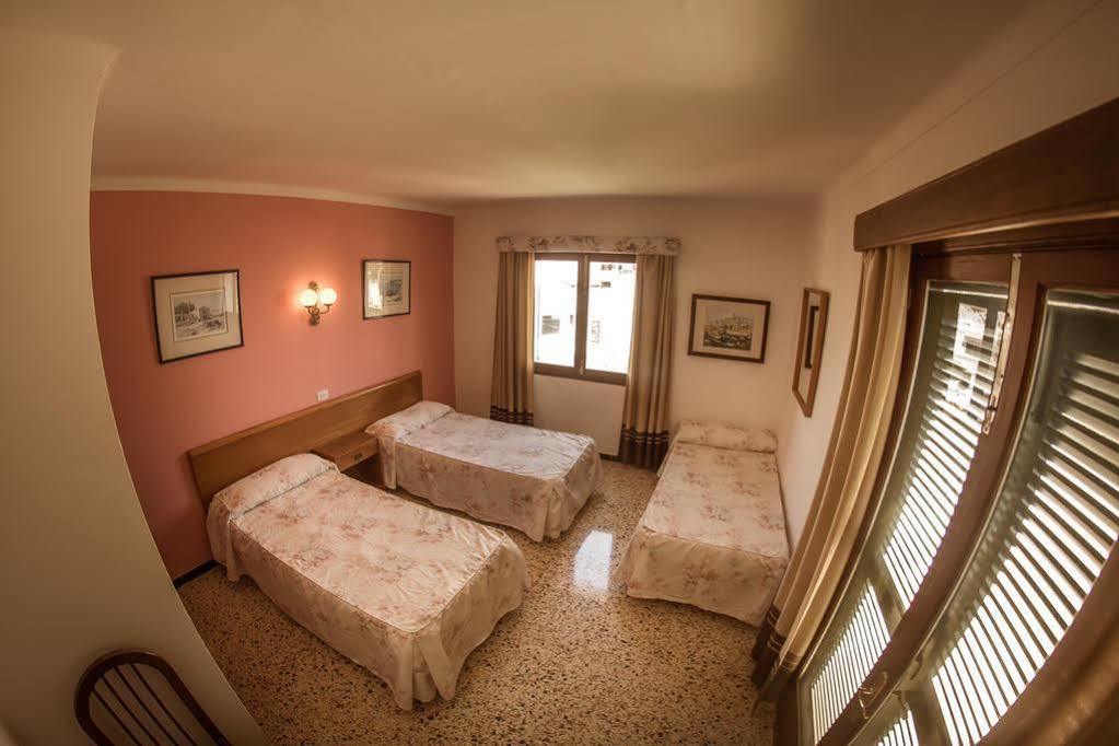 Hostal Talamanca Cala D´Or エクステリア 写真