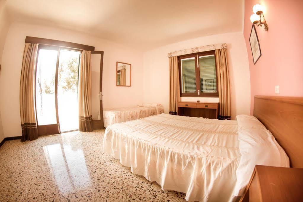 Hostal Talamanca Cala D´Or エクステリア 写真